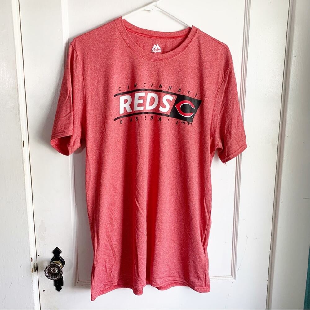 Majestic Cincinnati Reds Baseball MLB short Sleeve T-Shirt Sleek Feel Large NWOT